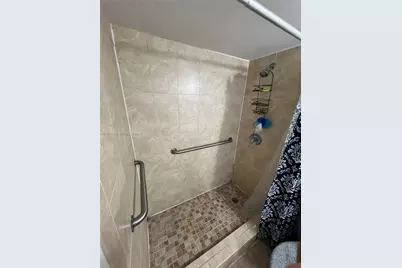 9686 Fontainebleau Blvd #402, Miami, FL 33172 - Photo 7