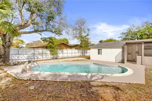 1220 NE 206th St, Miami, FL 33179 - Photo 11