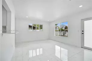 1220 NE 206th St, Miami, FL 33179 - Photo 3