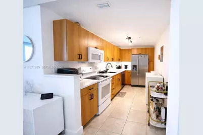 7501 E Treasure Dr #7L, North Bay Village, FL 33141 - Photo 11