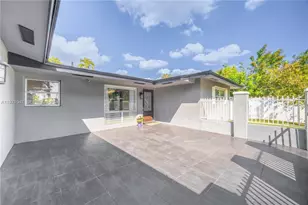 2121 NE 62nd St, Fort Lauderdale, FL 33308 - Photo 3