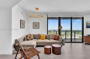 121 NE 34th St, Miami, FL 33137 - Photo 5