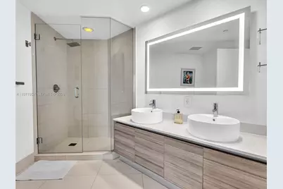 121 NE 34th St #2016, Miami, FL 33137 - Photo 45