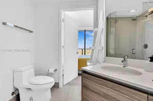 121 NE 34th St, Miami, FL 33137 - Photo 13