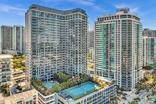 121 NE 34th St, Miami, FL 33137 - Photo 1
