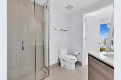 121 NE 34th St #2016, Miami, FL 33137 - Photo 13