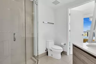 121 NE 34th St, Miami, FL 33137 - Photo 13