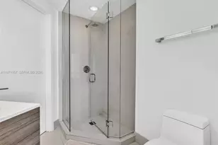 121 NE 34th St, Miami, FL 33137 - Photo 41
