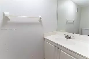 8650 SW 109th Ave, Miami, FL 33173 - Photo 5