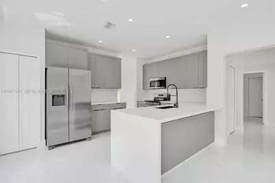 14422 N Royal Cove Cir, Davie, FL 33325 - Photo 5
