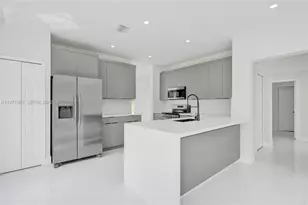 14422 N Royal Cove Cir, Davie, FL 33325 - Photo 5