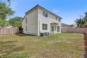 14422 N Royal Cove Cir, Davie, FL 33325 - Photo 3