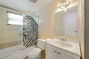 840 E 17th St, Hialeah, FL 33010 - Photo 19