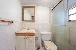 840 E 17th St, Hialeah, FL 33010 - Photo 13