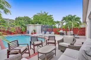 208 SW 2nd Ave, Hallandale Beach, FL 33009 - Photo 15