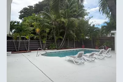 208 SW 2nd Ave, Hallandale Beach, FL 33009 - Photo 25