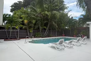 208 SW 2nd Ave, Hallandale Beach, FL 33009 - Photo 25