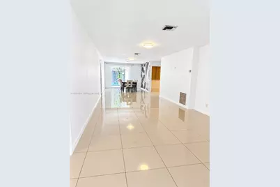 208 SW 2nd Ave, Hallandale Beach, FL 33009 - Photo 7