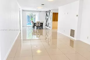 208 SW 2nd Ave, Hallandale Beach, FL 33009 - Photo 7