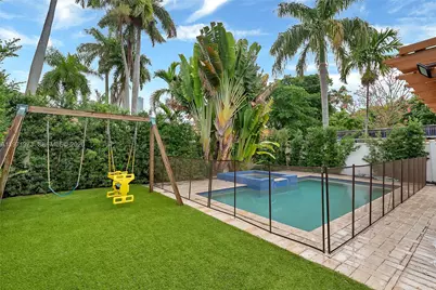 35 SW 20th Rd, Miami, FL 33129 - Photo 25