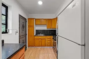 9201 NW 33rd Ave Rd, Miami, FL 33147 - Photo 5