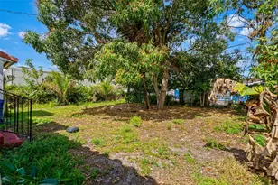 9201 NW 33rd Ave Rd, Miami, FL 33147 - Photo 19