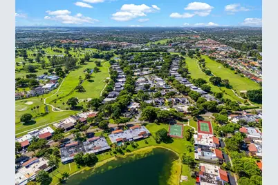 18805 W Lake Dr, Hialeah, FL 33015 - Photo 49