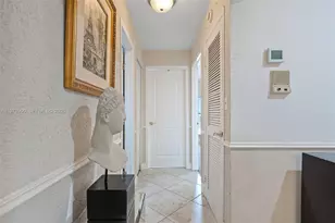 18805 W Lake Dr, Hialeah, FL 33015 - Photo 21