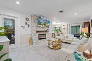 18805 W Lake Dr, Hialeah, FL 33015 - Photo 11