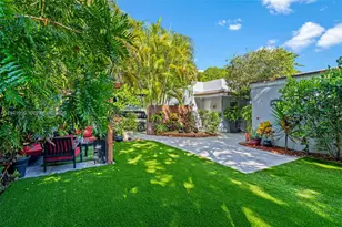 18805 W Lake Dr, Hialeah, FL 33015 - Photo 5