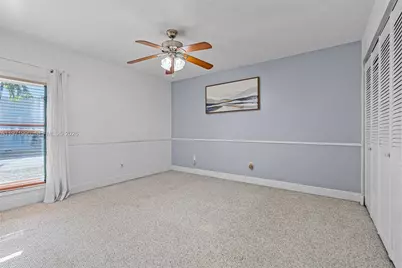 18805 W Lake Dr, Hialeah, FL 33015 - Photo 31