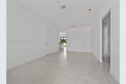 18917 SW 316th Ter, Homestead, FL 33030 - Photo 3