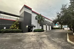 2950 N 28th Terrace, Hollywood, FL 33020 - Photo 1