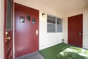 2041 NW 81st Ave, Pembroke Pines, FL 33024 - Photo 13