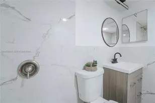 2041 NW 81st Ave, Pembroke Pines, FL 33024 - Photo 11