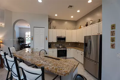 6918 SE Sleepy Hollow Ln, Stuart, FL 34997 - Photo 11