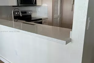 600 NE 36th St, Miami, FL 33137 - Photo 5