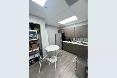 7100 W 20th Ave, Hialeah, FL 33016 - Photo 17