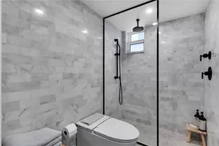 2457 Collins Ave, Miami Beach, FL 33140 - Photo 17