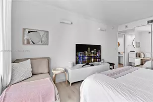 2457 Collins Ave, Miami Beach, FL 33140 - Photo 19