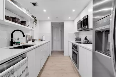 2457 Collins Ave #503, Miami Beach, FL 33140 - Photo 9