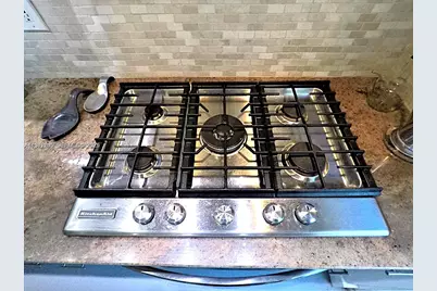 8819 Hawthorne Ave, Surfside, FL 33154 - Photo 13