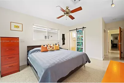 8819 Hawthorne Ave, Surfside, FL 33154 - Photo 15