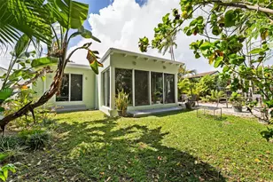 8819 Hawthorne Ave, Surfside, FL 33154 - Photo 25