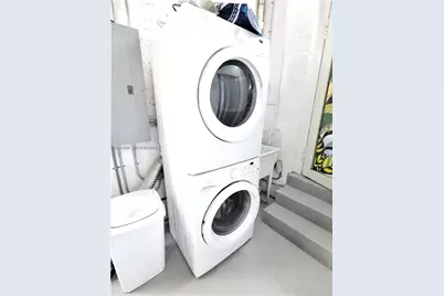 8819 Hawthorne Ave, Surfside, FL 33154 - Photo 23