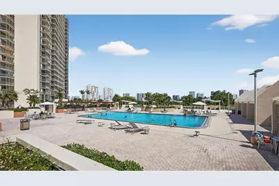 20335 W Country Club Dr #502, Aventura, FL 33180 - Photo 3