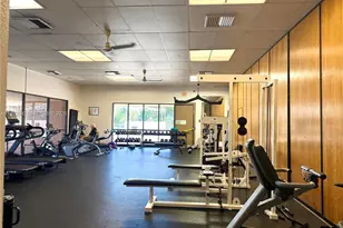 20335 W Country Club Dr, Aventura, FL 33180 - Photo 23