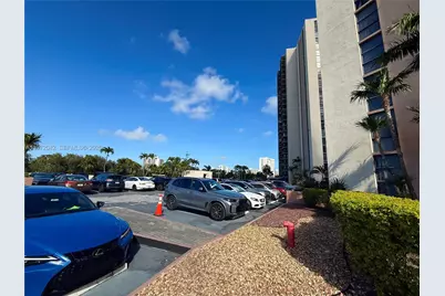 20335 W Country Club Dr #502, Aventura, FL 33180 - Photo 27