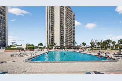 20335 W Country Club Dr #502, Aventura, FL 33180 - Photo 23