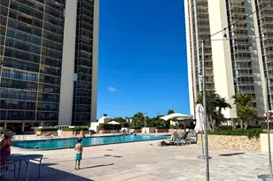 20335 W Country Club Dr, Aventura, FL 33180 - Photo 21